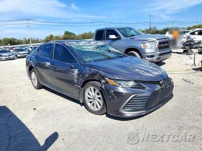 Czwarte zdjęcie samochodu z boku: 2022 TOYOTA CAMRY LE VIN:4T1C11AK8NU648830 - miniatura