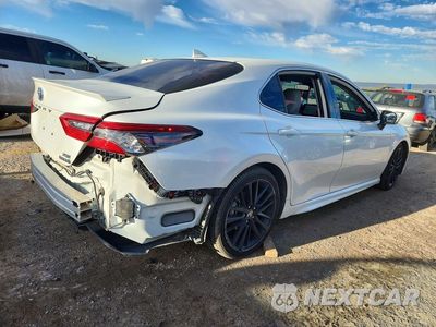 Trzecie zdjęcie samochodu z tyłu: 2021 TOYOTA CAMRY XSE VIN:4T1K31AK2MU552308 - miniatura