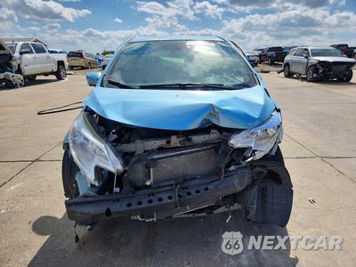 Piąte zdjęcie samochodu w środku: 2015 NISSAN VERSA NOTE S VIN:3N1CE2CPXFL390848 - miniatura