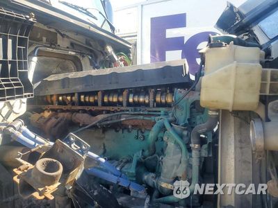 Zdjęcie 11 z 14 samochodu: 2014 VOLVO VNL SEMI TRUCK VIN:4V4NC9EH5EN148773 - miniatura