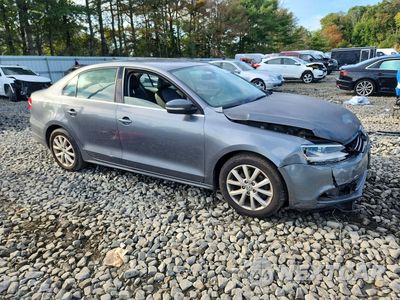Czwarte zdjęcie samochodu z boku: 2013 VOLKSWAGEN JETTA SE VIN:3VWDP7AJ6DM447087 - miniatura