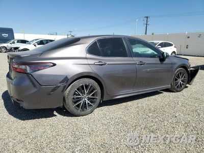 Trzecie zdjęcie samochodu z tyłu: 2022 TOYOTA CAMRY SE VIN:4T1G11AK3NU670087 - miniatura