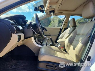 Zdjęcie 7 z 13 samochodu: 2017 HONDA ACCORD TOURING VIN:1HGCR3F96HA021906 - miniatura