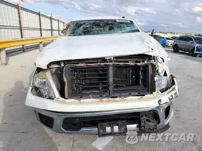 Piąte zdjęcie samochodu w środku: 2019 NISSAN TITAN SV VIN:1N6AA1E65KN533615 - miniatura