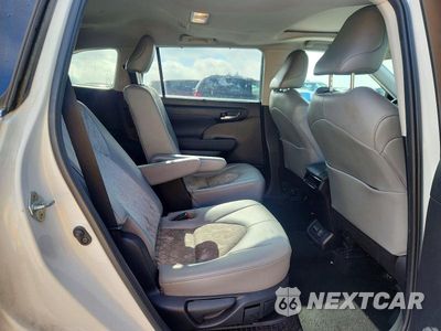 Zdjęcie 11 z 13 samochodu: 2022 TOYOTA HIGHLANDER HYBRID BRONZE EDITION VIN:5TDABRCH4NS547099 - miniatura