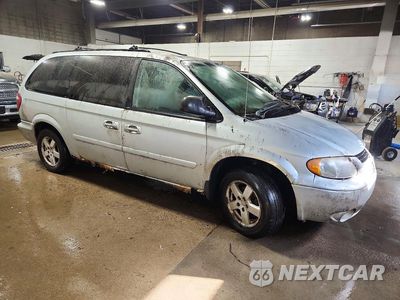 Czwarte zdjęcie samochodu z boku: 2005 DODGE GRAND CARAVAN SXT VIN:2D4GP44L85R581074 - miniatura