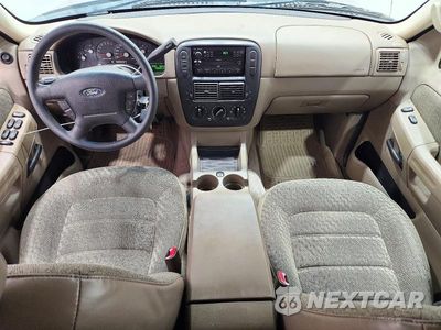 Zdjęcie 8 z 13 samochodu: 2005 FORD EXPLORER XLS VIN:1FMZU62E65ZA54425 - miniatura