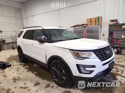 Czwarte zdjęcie samochodu z boku: 2017 FORD EXPLORER XLT VIN:1FM5K8D88HGC54553 - miniatura