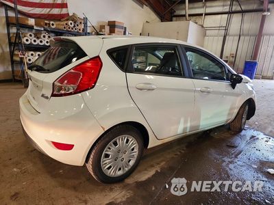 Trzecie zdjęcie samochodu z tyłu: 2016 FORD FIESTA S VIN:3FADP4TJ4GM197390 - miniatura