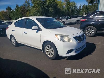 Czwarte zdjęcie samochodu z boku: 2012 NISSAN VERSA 1.6 S VIN:3N1CN7AP5CL927461 - miniatura