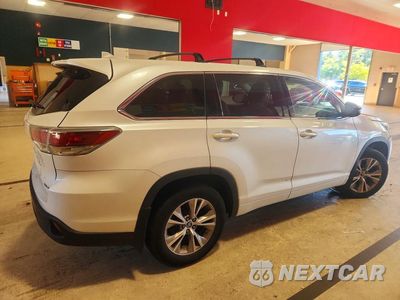 Trzecie zdjęcie samochodu z tyłu: 2016 TOYOTA HIGHLANDER LE PLUS VIN:5TDBKRFH3GS346006 - miniatura