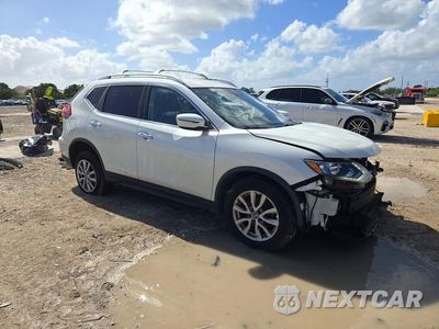 Czwarte zdjęcie samochodu z boku: 2019 NISSAN ROGUE SV VIN:KNMAT2MV7KP550061 - miniatura