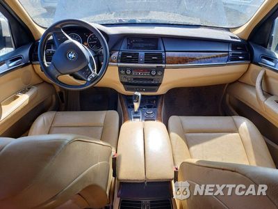 Zdjęcie 8 z 12 samochodu: 2013 BMW X5 XDRIVE35I VIN:5UXZV4C55D0B01159 - miniatura