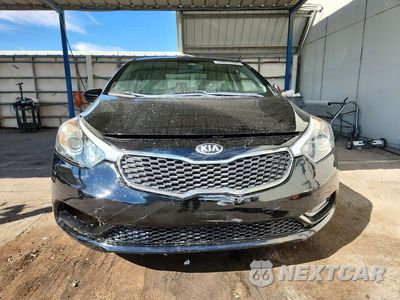 Piąte zdjęcie samochodu w środku: 2014 KIA FORTE LX VIN:KNAFK4A60E5130737 - miniatura