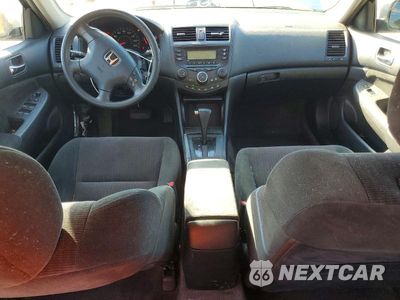 Zdjęcie 8 z 12 samochodu: 2004 HONDA ACCORD LX VIN:3HGCM56364G710085 - miniatura