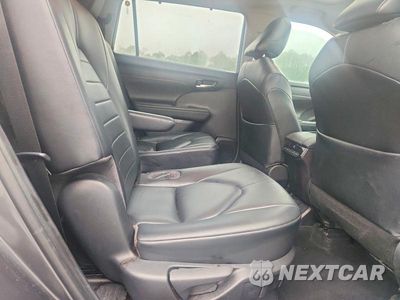 Zdjęcie 11 z 13 samochodu: 2021 TOYOTA HIGHLANDER XLE VIN:5TDGZRAH4MS534618 - miniatura