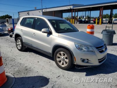 Czwarte zdjęcie samochodu z boku: 2009 VOLKSWAGEN TIGUAN S VIN:WVGAV75N89W500741 - miniatura