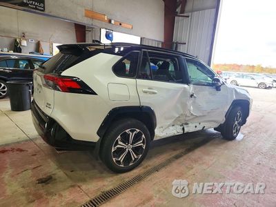 Trzecie zdjęcie samochodu z tyłu: 2025 TOYOTA RAV4 XSE VIN:JTMEB3FV0SD240097 - miniatura