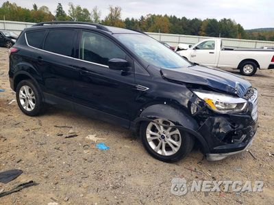 Czwarte zdjęcie samochodu z boku: 2018 FORD ESCAPE SE VIN:1FMCU0GD1JUB39991 - miniatura