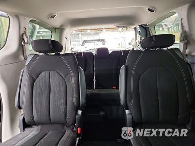 Zdjęcie 10 z 14 samochodu: 2023 CHRYSLER VOYAGER LX VIN:2C4RC1CG4PR623652 - miniatura