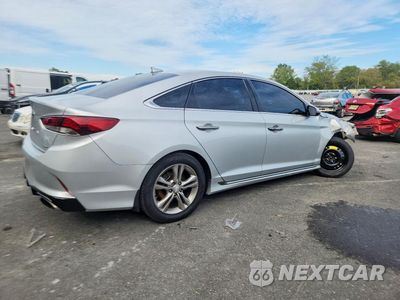 Trzecie zdjęcie samochodu z tyłu: 2019 HYUNDAI SONATA SPORT VIN:5NPE34AF7KH813509 - miniatura