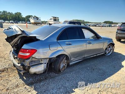 Trzecie zdjęcie samochodu z tyłu: 2013 MERCEDES-BENZ C 300 4MATIC VIN:WDDGF8AB0DG137406 - miniatura
