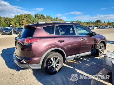 Trzecie zdjęcie samochodu z tyłu: 2018 TOYOTA RAV4 XLE VIN:2T3RFREV8JW715085 - miniatura