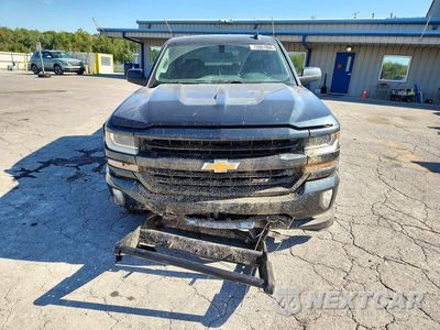 Piąte zdjęcie samochodu w środku: 2018 CHEVROLET SILVERADO K1500 LT VIN:3GCUKREC2JG177732 - miniatura