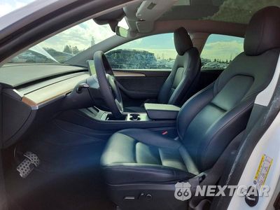 Zdjęcie 7 z 13 samochodu: 2024 TESLA MODEL Y VIN:7SAYGDEE2RA259436 - miniatura