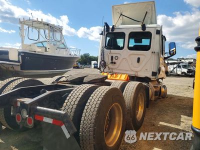 Trzecie zdjęcie samochodu z tyłu: 2023 FREIGHTLINER CASCADIA 126 SEMI TRUCK VIN:3AKJHLDV5PSUH5293 - miniatura