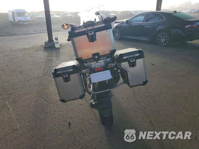 Czwarte zdjęcie samochodu z boku: 2018 BMW R1200 GS ADVENTURE VIN:WB10A1202JZ899373 - miniatura