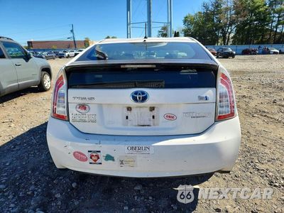 Zdjęcie 6 z 13 samochodu: 2014 TOYOTA PRIUS TWO VIN:JTDKN3DU5E1825137 - miniatura