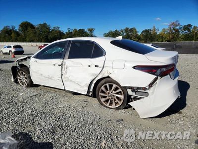 Drugie zdjęcie samochodu z przodu: 2021 TOYOTA CAMRY LE VIN:4T1C11AK1MU576562 - miniatura