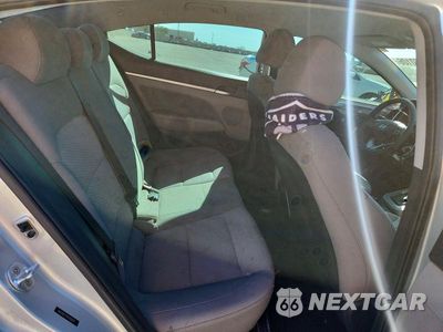 Zdjęcie 10 z 12 samochodu: 2019 HYUNDAI ELANTRA SEL VIN:5NPD84LF1KH408871 - miniatura