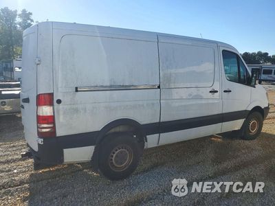 Trzecie zdjęcie samochodu z tyłu: 2012 MERCEDES-BENZ SPRINTER 2500 DELIVERY VAN VIN:WD3PE7CC8C5610471 - miniatura