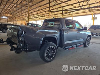 Trzecie zdjęcie samochodu z tyłu: 2025 TOYOTA TUNDRA CREWMAX LIMITED VIN:5TFJA5DB7SX298938 - miniatura