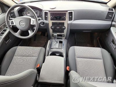 Zdjęcie 8 z 13 samochodu: 2008 JEEP GRAND CHEROKEE LAREDO VIN:1J8GR48KX8C146457 - miniatura