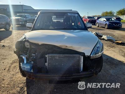 Piąte zdjęcie samochodu w środku: 2012 KIA SOUL BASE VIN:KNDJT2A52C7393674 - miniatura