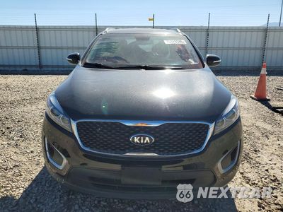Piąte zdjęcie samochodu w środku: 2017 KIA SORENTO LX V6 VIN:5XYPGDA56HG222494 - miniatura