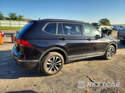Trzecie zdjęcie samochodu z tyłu: 2022 VOLKSWAGEN TIGUAN S VIN:3VV0B7AXXNM171097 - miniatura