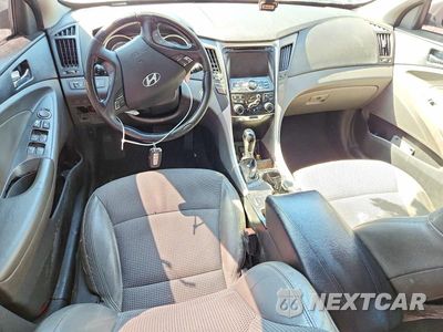 Zdjęcie 8 z 12 samochodu: 2013 HYUNDAI SONATA SE 2.0T VIN:5NPEC4AB0DH525783 - miniatura