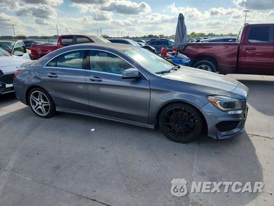 Czwarte zdjęcie samochodu z boku: 2015 MERCEDES-BENZ CLA 250 VIN:WDDSJ4EB5FN207895 - miniatura