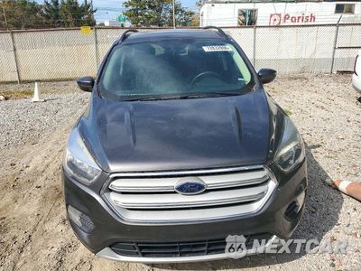 Piąte zdjęcie samochodu w środku: 2018 FORD ESCAPE SE VIN:1FMCU9GD0JUB81024 - miniatura