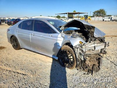 Czwarte zdjęcie samochodu z boku: 2022 TOYOTA CAMRY XSE VIN:4T1K61AK8NU025589 - miniatura