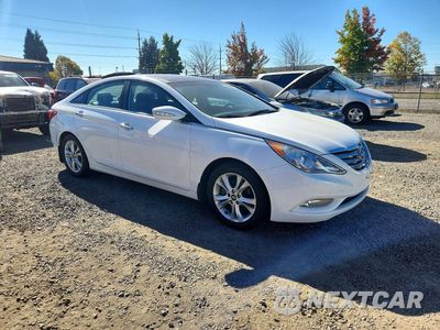 Czwarte zdjęcie samochodu z boku: 2013 HYUNDAI SONATA LIMITED VIN:5NPEC4AC1DH548109 - miniatura