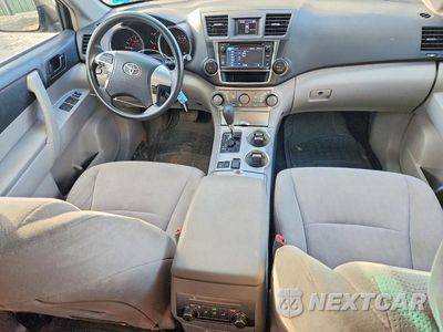 Zdjęcie 8 z 13 samochodu: 2013 TOYOTA HIGHLANDER BASE VIN:5TDBK3EH6DS194457 - miniatura