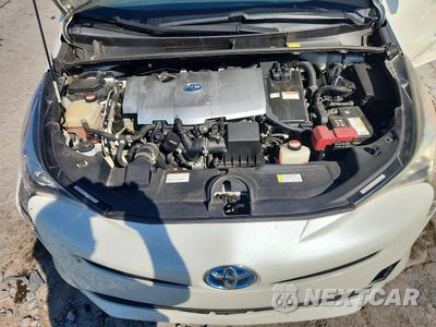 Zdjęcie 11 z 12 samochodu: 2016 TOYOTA PRIUS TWO VIN:JTDKBRFUXG3516084 - miniatura