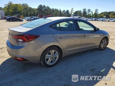 Trzecie zdjęcie samochodu z tyłu: 2020 HYUNDAI ELANTRA SEL VIN:KMHD84LFXLU983912 - miniatura