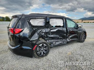 Trzecie zdjęcie samochodu z tyłu: 2020 CHRYSLER PACIFICA HYBRID LIMITED VIN:2C4RC1N70LR277865 - miniatura