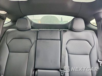 Zdjęcie 10 z 13 samochodu: 2026 TESLA MODEL Y VIN:7SAYGDEE1TA754881 - miniatura